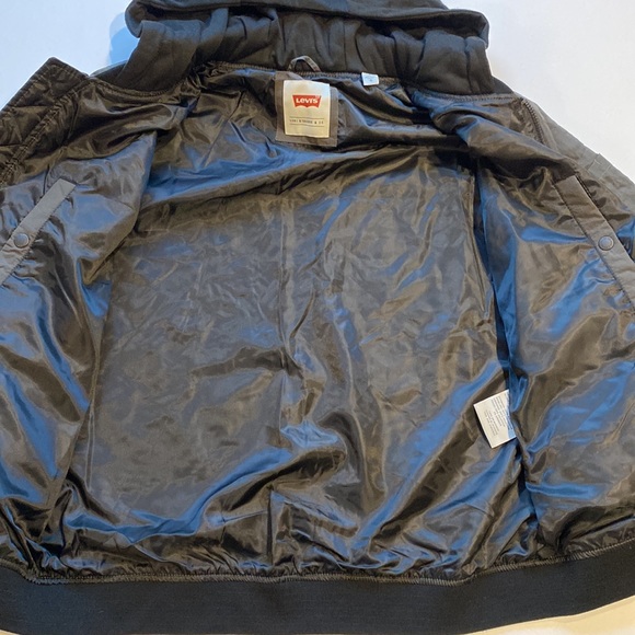 Levi’s Large Water Resistant Lightweight Hooded Jacket New Zip up Coat D34 - Picture 8 of 16